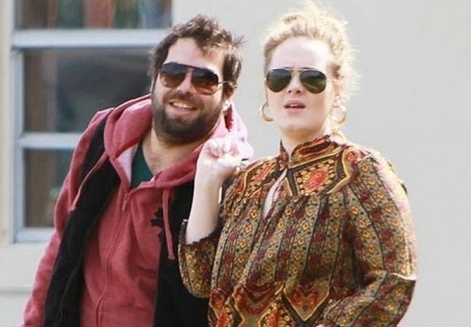 (Adele y su pareja Simon Konecki)