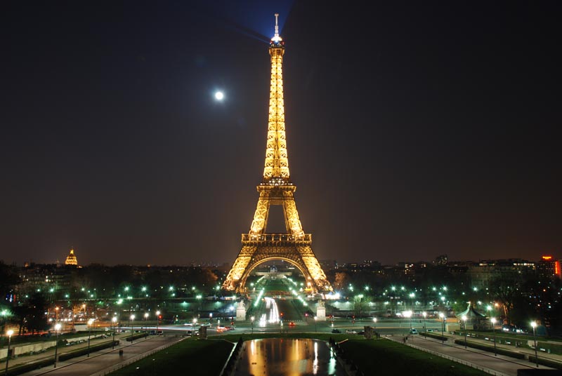 Eiffel-Tower-at-Night-Full-View