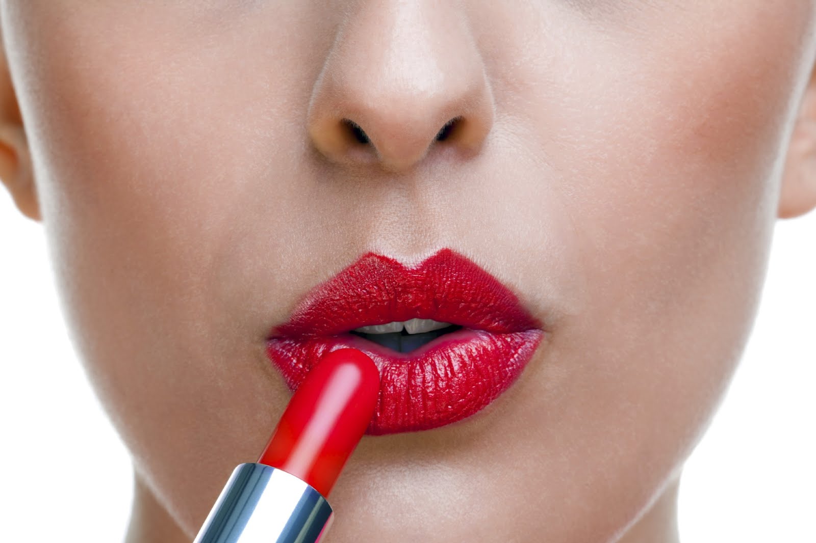 how-to-apply-lipstick-without-lip-liner-with-steps-6