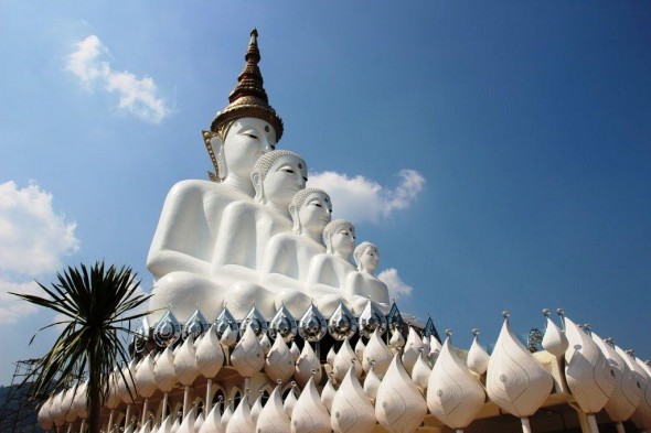 Wat-Pha-Sorn-Kaew-01-590x393