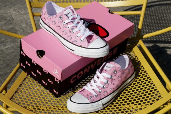 converse hello kitty