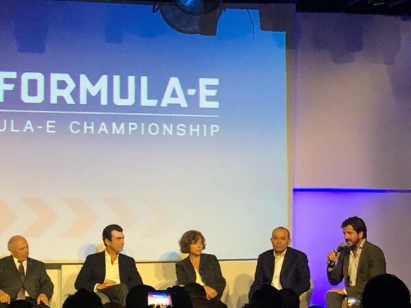 Formula-e-carrera-conferencia