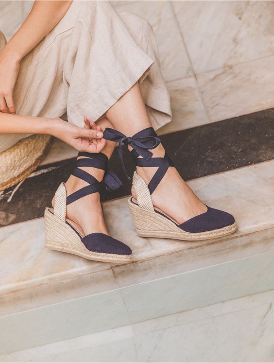 Las alpargatas son el calzado que regresa a la escena de tus looks de  verano, y éstas de Sfera son las que querrás llevar a partir de hoy