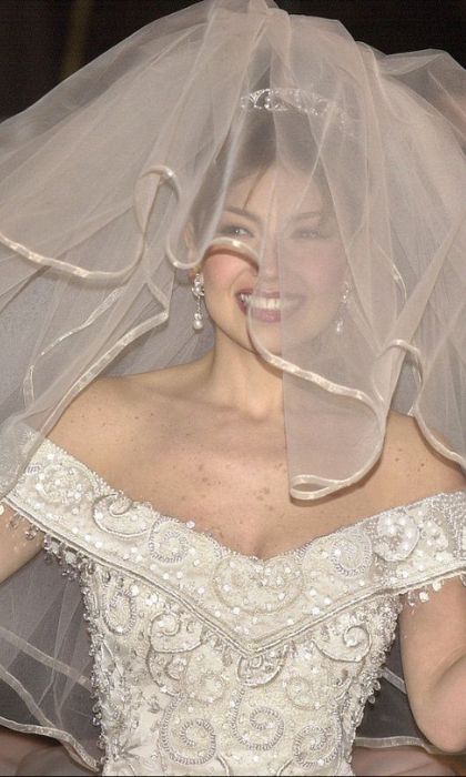 Lo que no sabías del espectacular vestido de novia de Thalía - EstiloDF