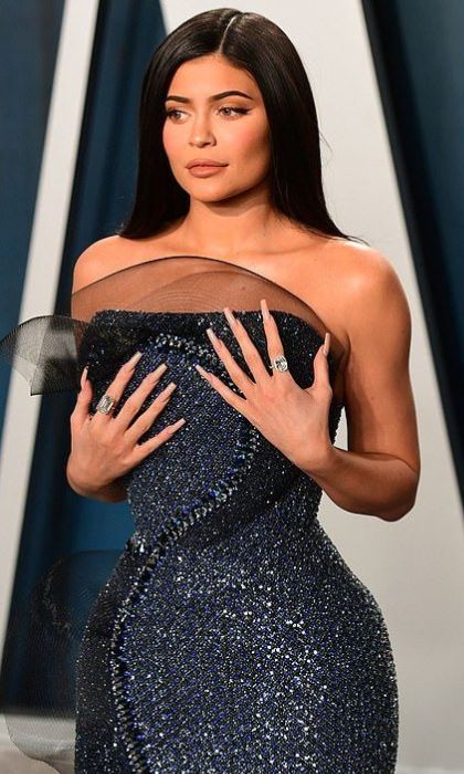 Kylie Jenner conquista París con un espectacular vestido de Schiaparelli