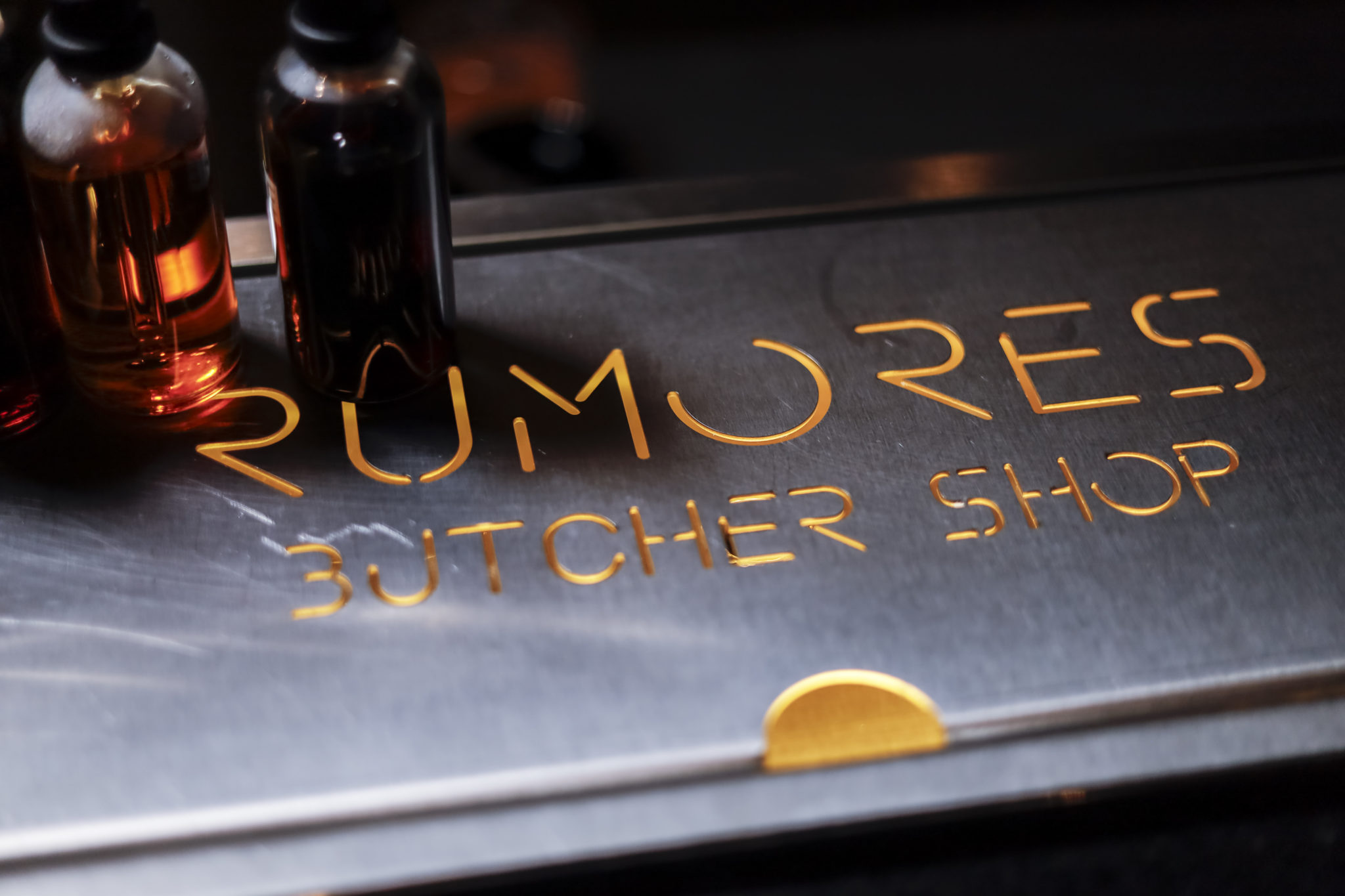 Hay rumores de un nuevo speakeasy en la ciudad: Rumores Butcher Shop celebra su apertura