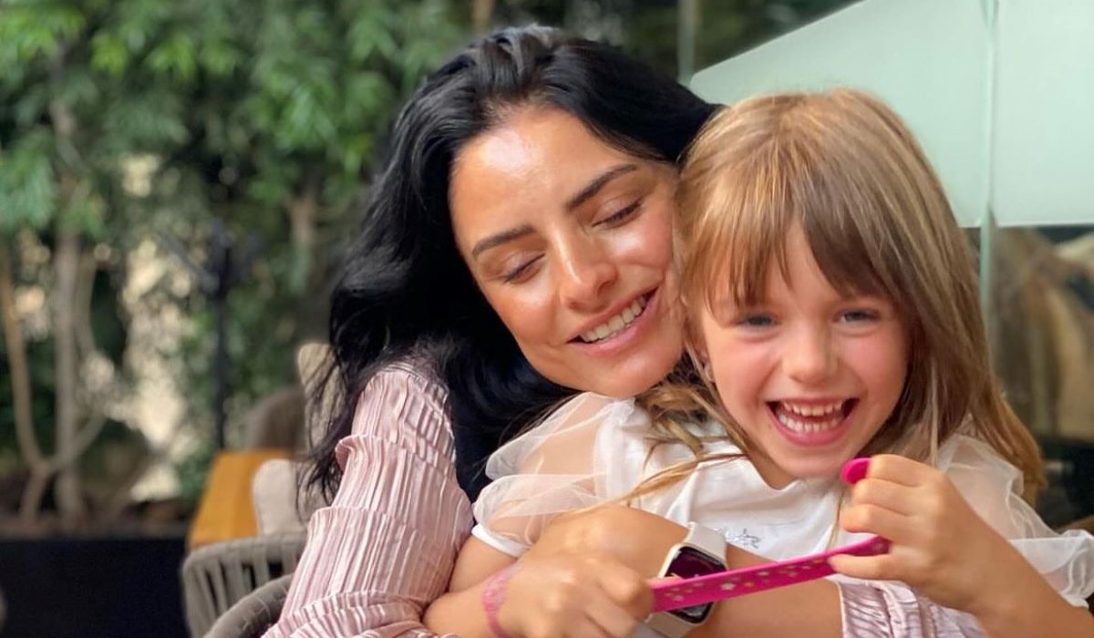 Aislinn Derbez explica por qué está soltera